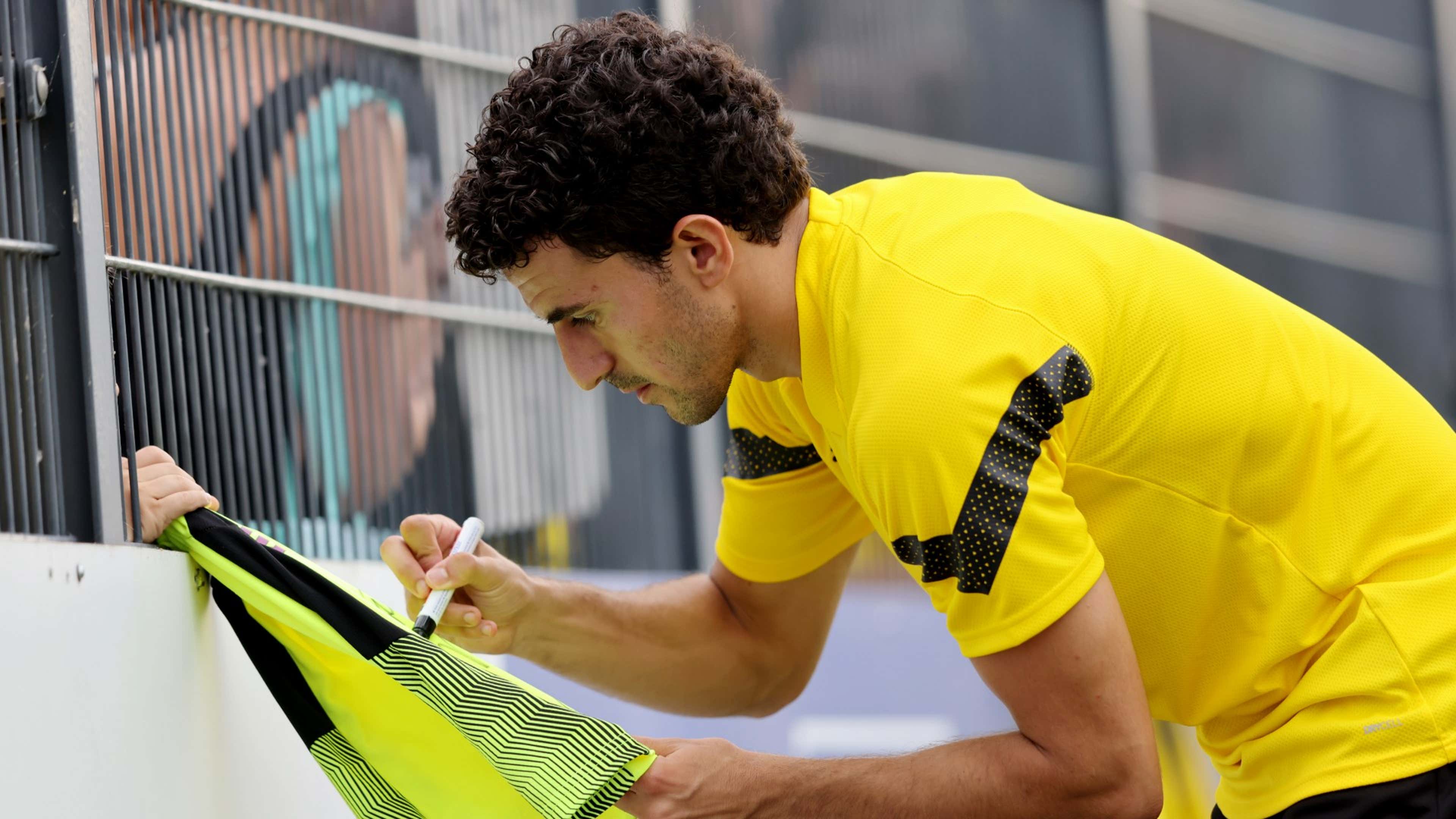 Mateu Morey Borussia Dortmund 2022